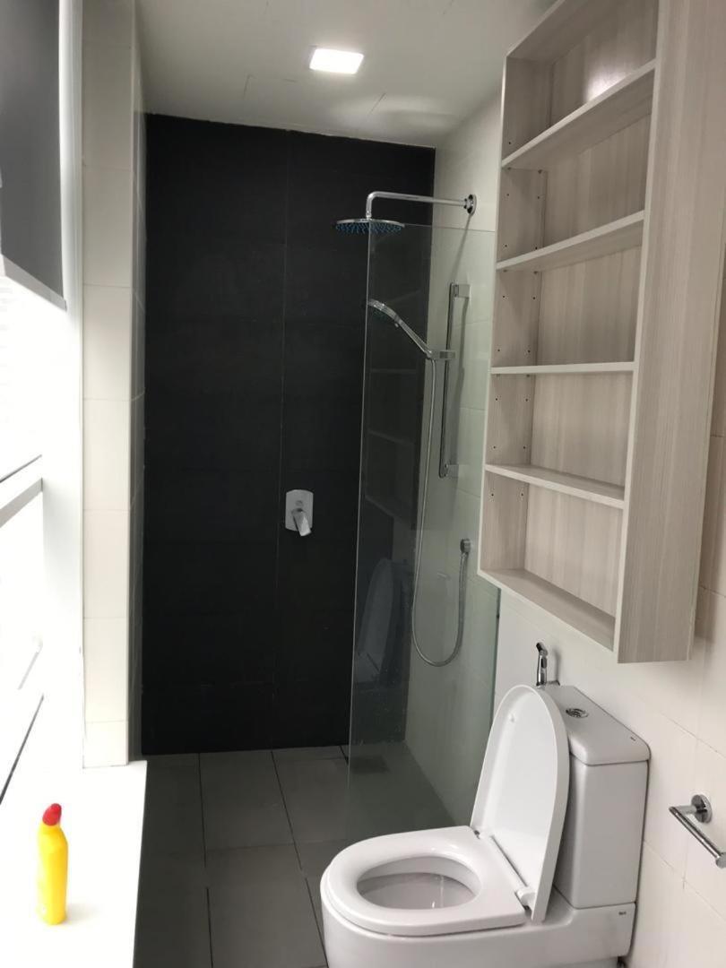 Jb Luxe Suasana 2br 6pax Jbcc&cs Ciq Pangsapuri