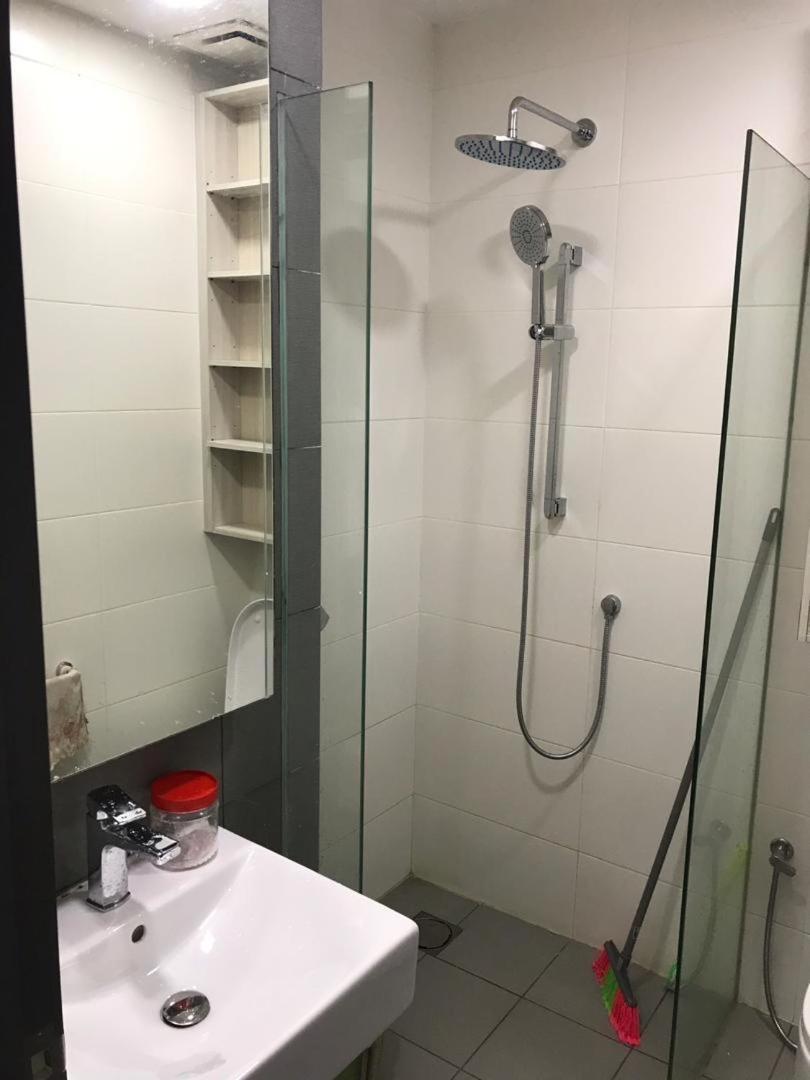 Jb Luxe Suasana 2br 6pax Jbcc&cs Ciq Pangsapuri