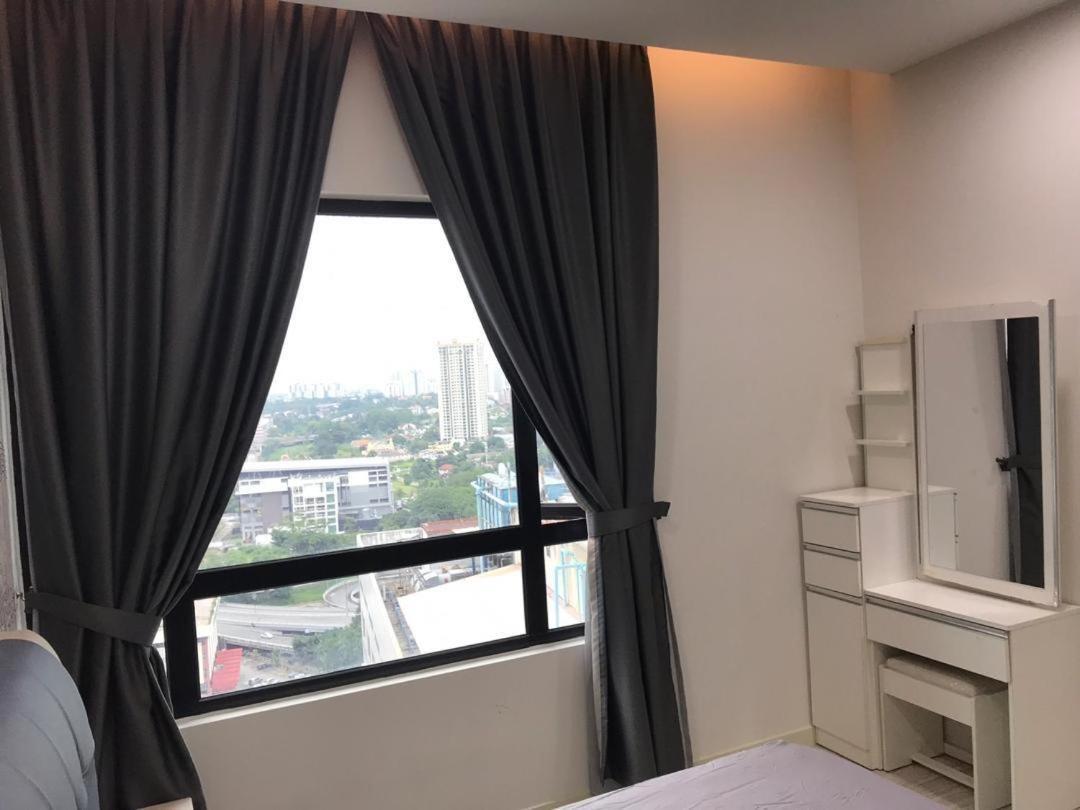 Jb Luxe Suasana 2br 6pax Jbcc&cs Ciq Johor Bahru